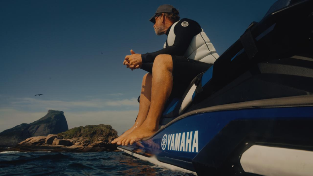 POTÊNCIA NO LIMITE: A SINTONIA PERFEITA ENTRE ALEMÃO DE MARESIAS E O YAMAHA WAVERUNNER NAS ONDAS GIGANTES