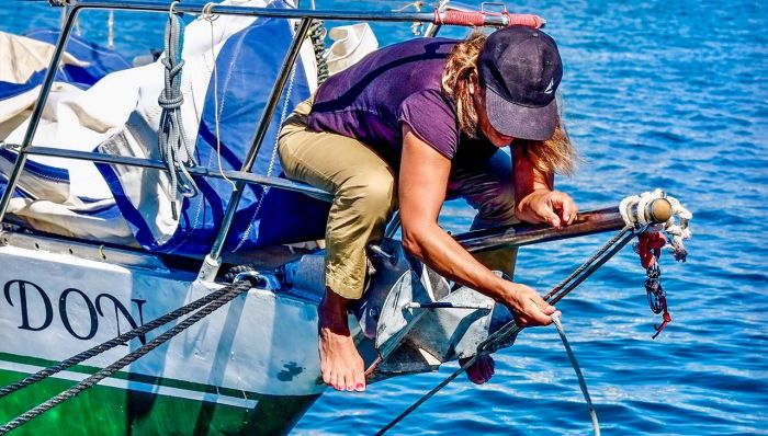 Histórico: Izabel Pimentel é a 1ª brasileira a velejar sozinha do Brasil à Antártica sem escalas